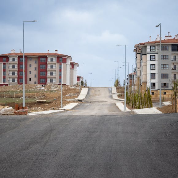 Newly constructed residential apartments in Palu, Elazığ, Türkiye, showcasing modern architecture.